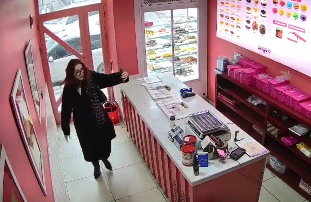 Esenyurt ta tepki çeken olay: Dükkanda yaptıklarına kimse anlam veremedi! 1