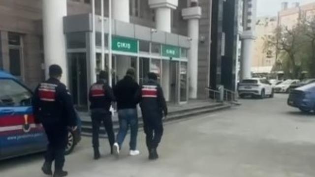 Kuşadası’nda altın bilezik hırsızı yakalandı