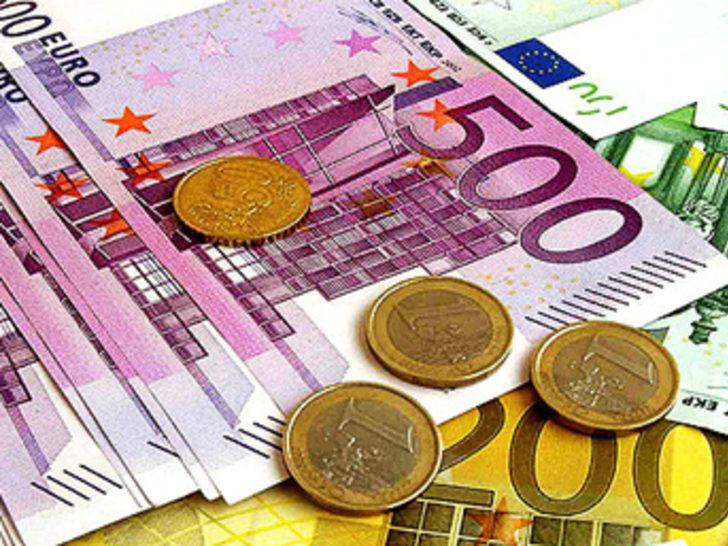 Euro yılın zirveside