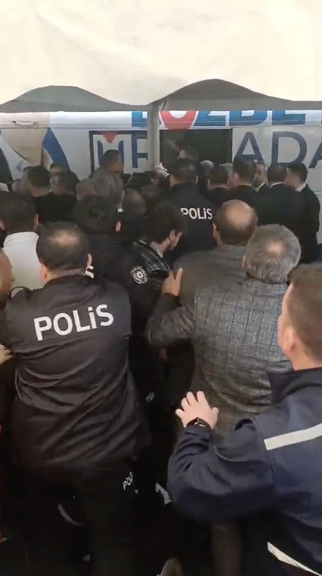 Bursa B&uuml;y&uuml;kşehir Belediye Başkanı Mustafa Bozbey e saldırı girişimi 2