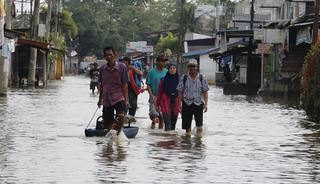 Endonezya'da şiddetli yağışların neden olduğu sellerde 16 kişi &ouml;ld&uuml;