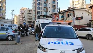 Evi teslim etmeyen m&uuml;teahhidin oğlunu &ouml;ld&uuml;r&uuml;p yaşamına son verdi