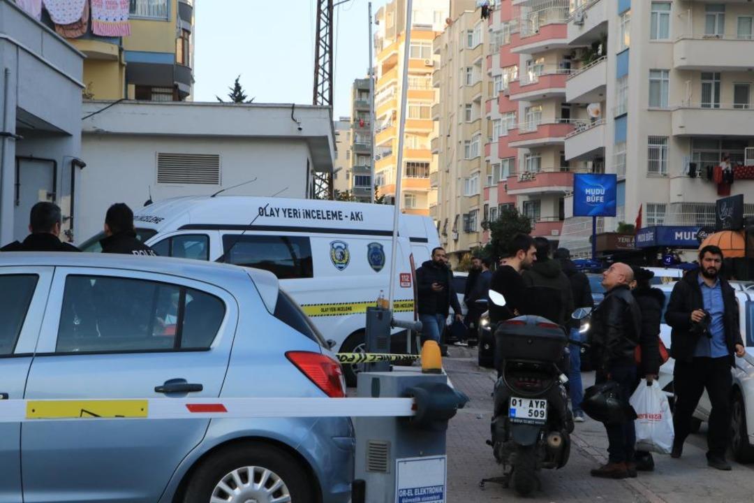 10 yıldır evi teslim etmeyen m&uuml;teahhidin oğlunu &ouml;ld&uuml;r&uuml;p yaşamına son verdi 3