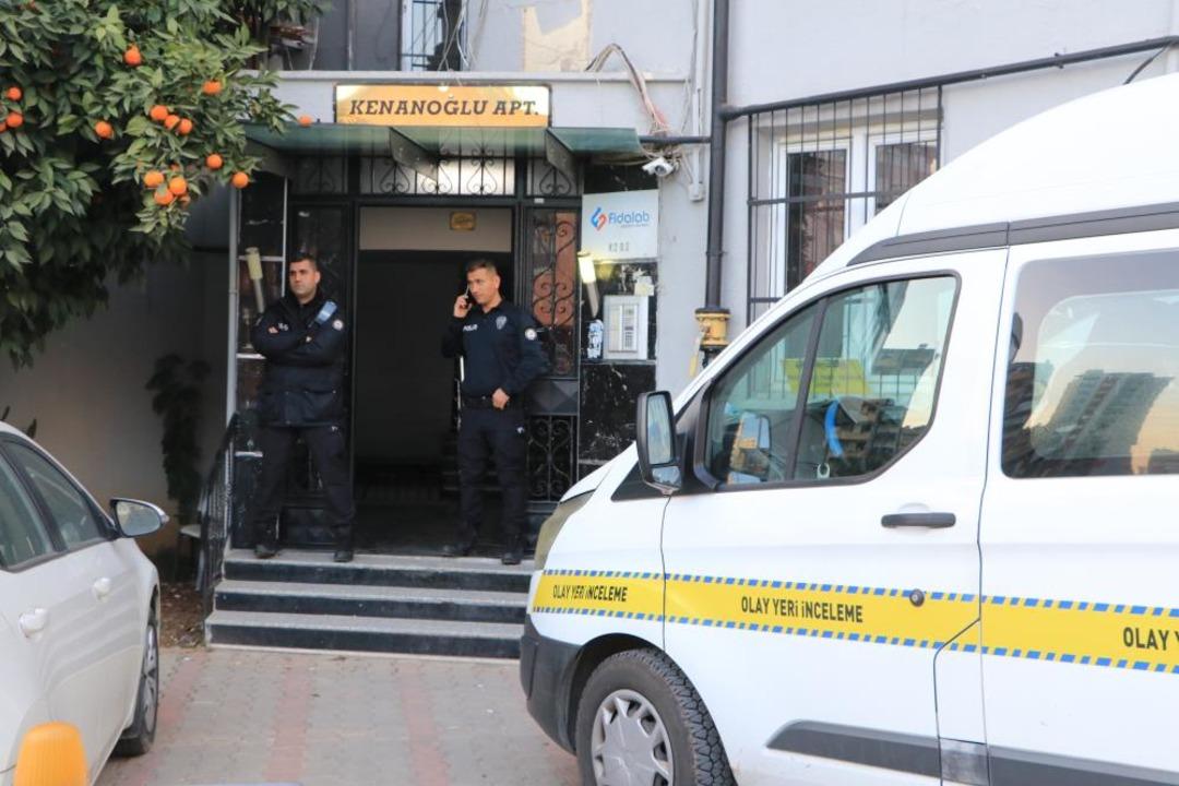 10 yıldır evi teslim etmeyen m&uuml;teahhidin oğlunu &ouml;ld&uuml;r&uuml;p yaşamına son verdi 1