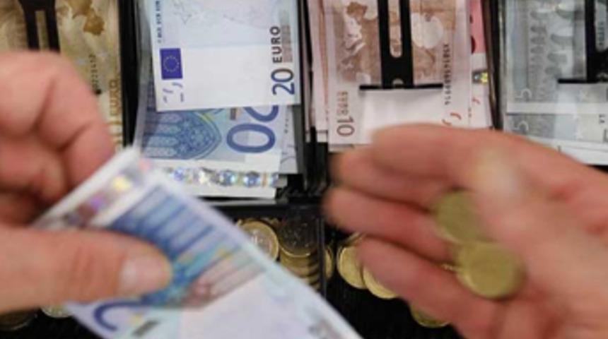 Euro 4 ayın zirvesine çıktı