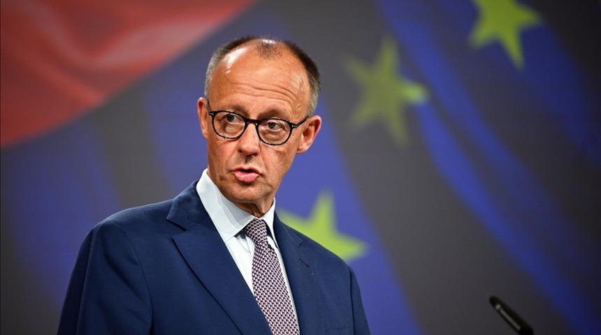 İran i&ccedil;in Merz'ten &ccedil;ok konuşulacak s&ouml;zler! "Son g&uuml;nlerine tanıklık ediyoruz"