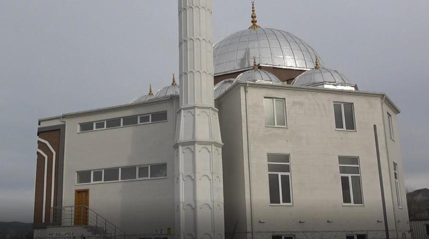 &Ccedil;ocuklara m&uuml;ezzinlik &ouml;ğretme tartışmasında imama yumruklu saldırı