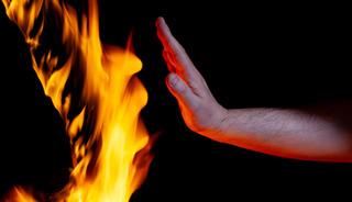 Gizemi &ccedil;&ouml;z&uuml;lemeyen &ouml;l&uuml;m: V&uuml;cudu kendi kendine alev almış