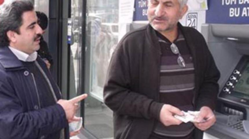 Bank Asya şubeleri &ccedil;ok hareketli!