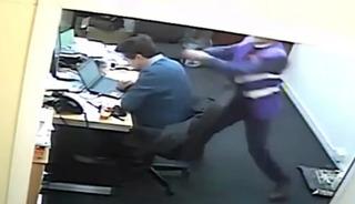 Okulda skandal aşk &uuml;&ccedil;geni: İngiliz anahtarıyla saldırdı