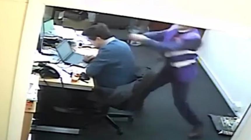 Okulda skandal aşk &uuml;&ccedil;geni: Metresiyle yardımcısının ilişki yaşadığını &ouml;ğrenince ingiliz anahtarıyla saldırdı