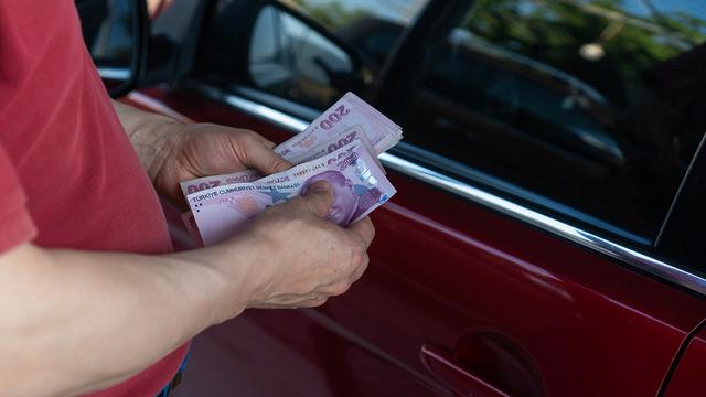 İkinci el araç fiyatlarında artış belli oldu: Enflasyon, dolar ve euro karşılaştırması