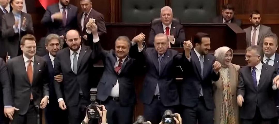 4 isim AK Parti ye katıldı! Erdoğan a asker selamı verdi,  Başkomutan  &ccedil;ıkışı g&uuml;ndem oldu 2