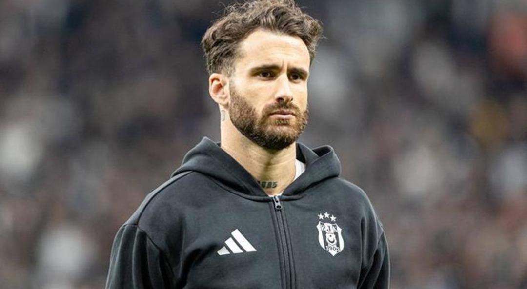 Beşiktaş ta kriz s&uuml;r&uuml;yor: Rafa Silva yine aynısını yaptı! Taraftardan tepki yağıyor 2