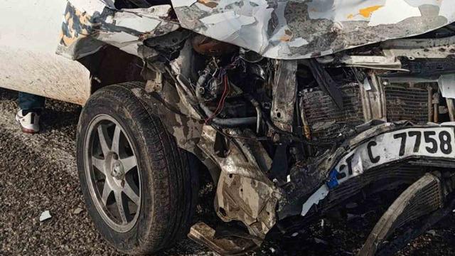 Araban’da otomobil ile kamyonet çarpıştı: 2 yaralı