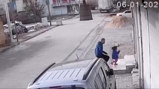 Son dakika: Mardin&rsquo;de bebekli anneye ve &ccedil;ocuğa saldıran şahıs tutuklandı