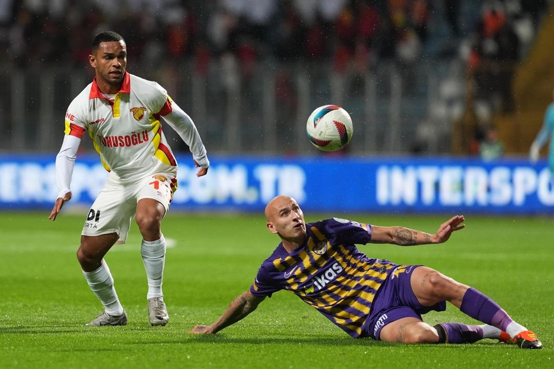 Arda Turan dan Shelvey nin   Viski ve puro severdi   iddialarına sert yanıt geldi! 3