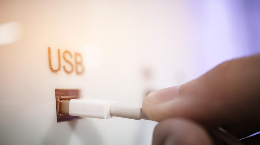 Bir mızraktan oluşan USB sembol&uuml; ne anlama gelir?