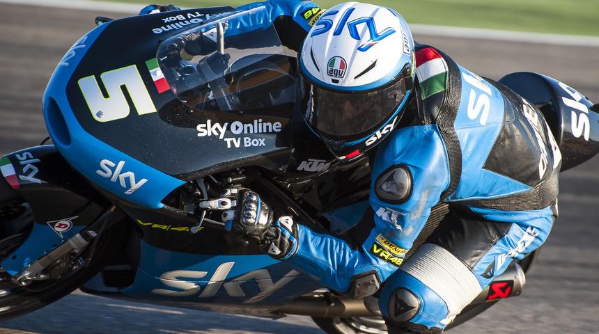 MotoGP s&uuml;r&uuml;c&uuml;leri virajda neden dizlerini yere s&uuml;rter?