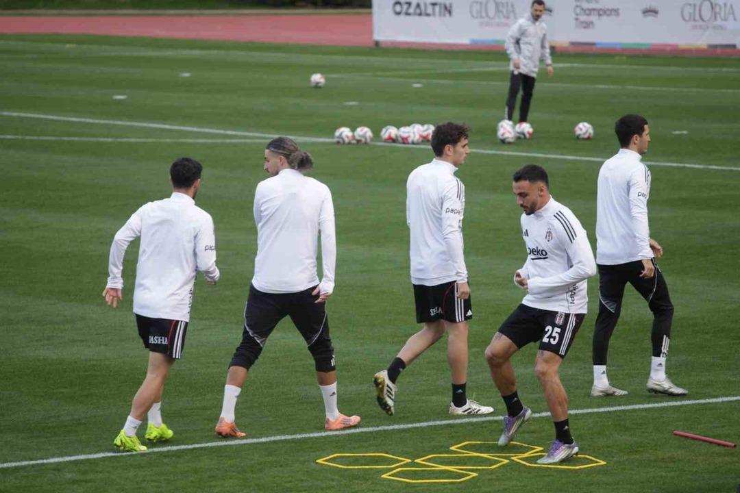 Beşiktaş, Antalya’daki kampında hazırlıklarını sürdürüyor 1