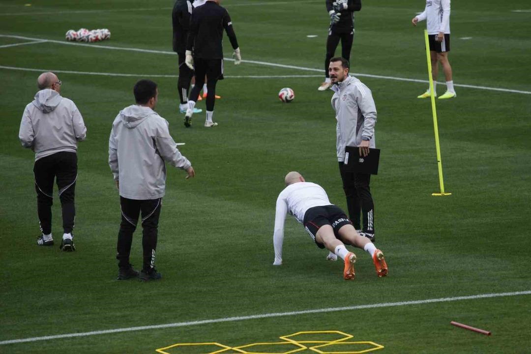 Beşiktaş, Antalya’daki kampında hazırlıklarını sürdürüyor 3