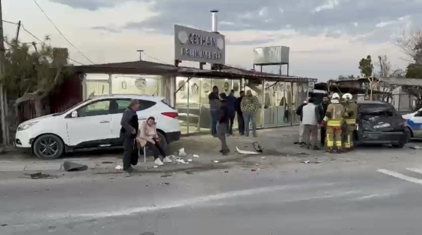Hatay&rsquo;da zincirleme trafik kazası: 1&rsquo;i ağır 11 yaralı