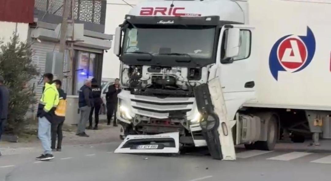 Hatay’da zincirleme trafik kazası: 1’i ağır 11 yaralı 1