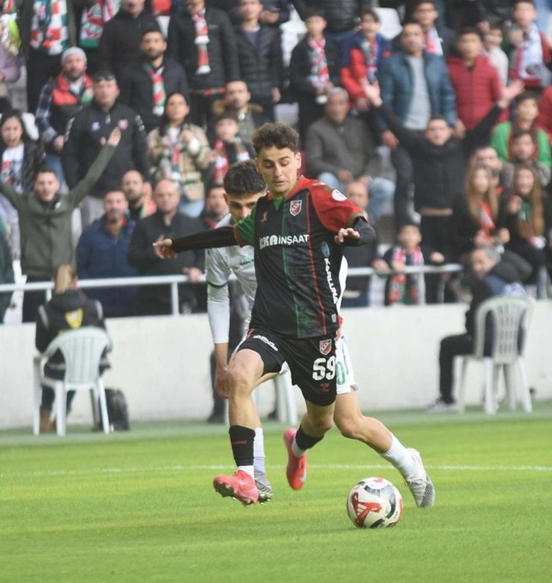 Fenerbahçe den bir bomba daha! Trabzonspor un da istediği Adem Yeşilyurt bitiyor 1