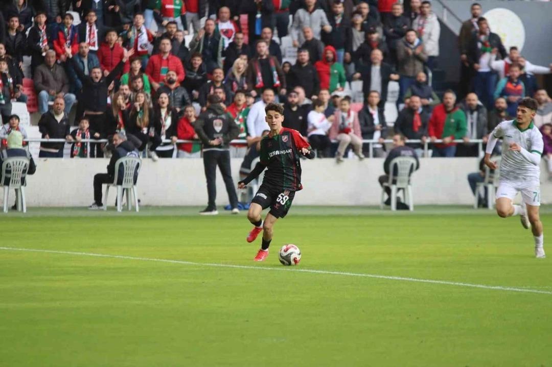 Fenerbahçe den bir bomba daha! Trabzonspor un da istediği Adem Yeşilyurt bitiyor 2