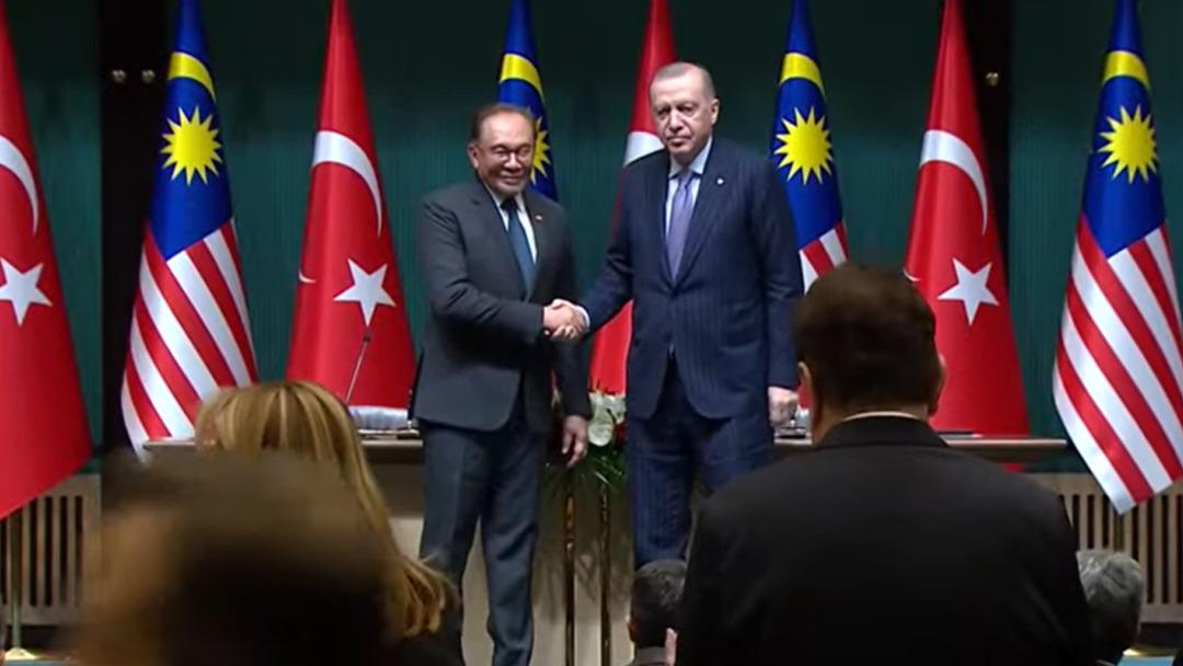 Cumhurbaşkanı Erdoğan: "Malezya ile bir&ccedil;ok proje ger&ccedil;ekleştirdik, bu adımların devamı gelecek" 2