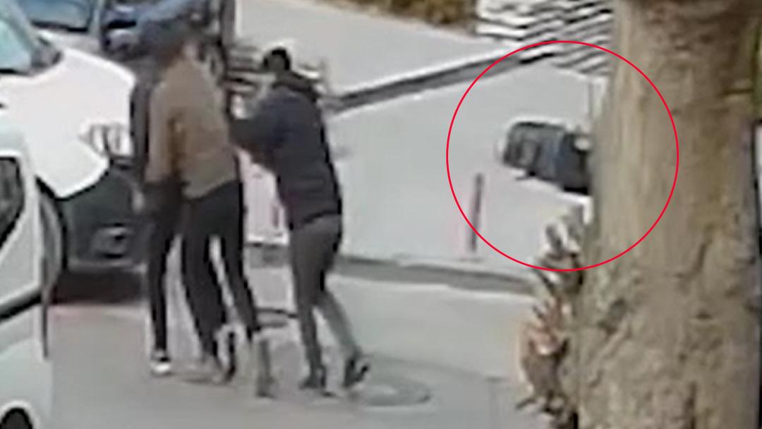 Ortalık bir anda karıştı, Baba ve 3 oğlunu sokak ortasında silahla vurdu! 2 ölü, 2 yaralı 2