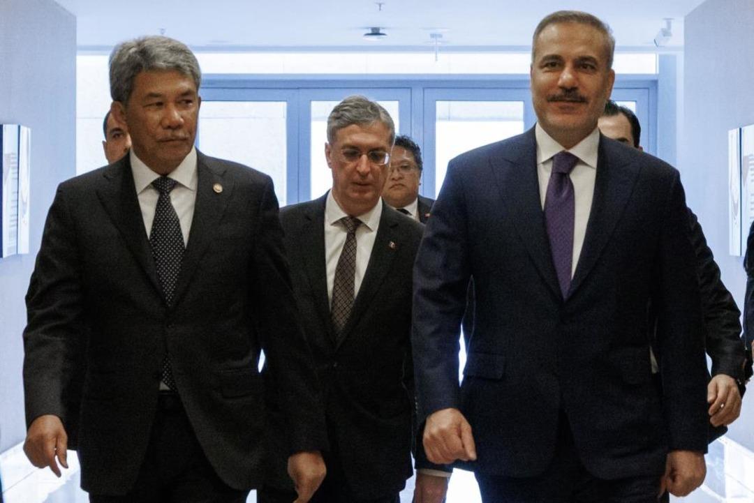 Bakan Fidan, Malezya Başbakanı İbrahim ve Dışişleri Bakanı Hasan ile g&ouml;r&uuml;şt&uuml; 2