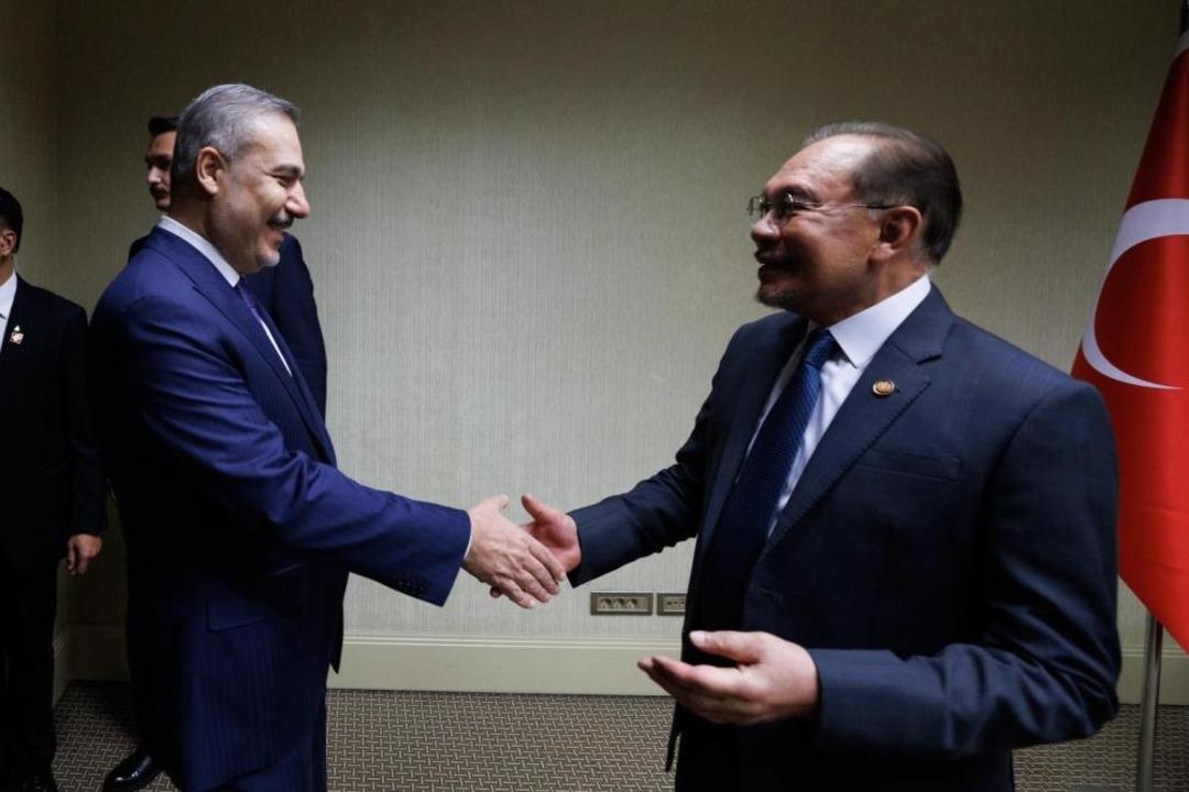 Bakan Fidan, Malezya Başbakanı İbrahim ve Dışişleri Bakanı Hasan ile g&ouml;r&uuml;şt&uuml; 3