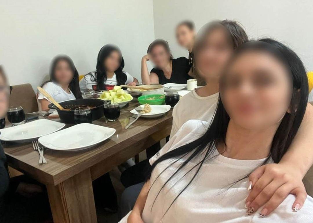 &Ouml;ğrencilere ev temizlettiren &ouml;ğretmene  insan ticareti  su&ccedil;laması! G&ouml;revden uzaklaştırıldı 1