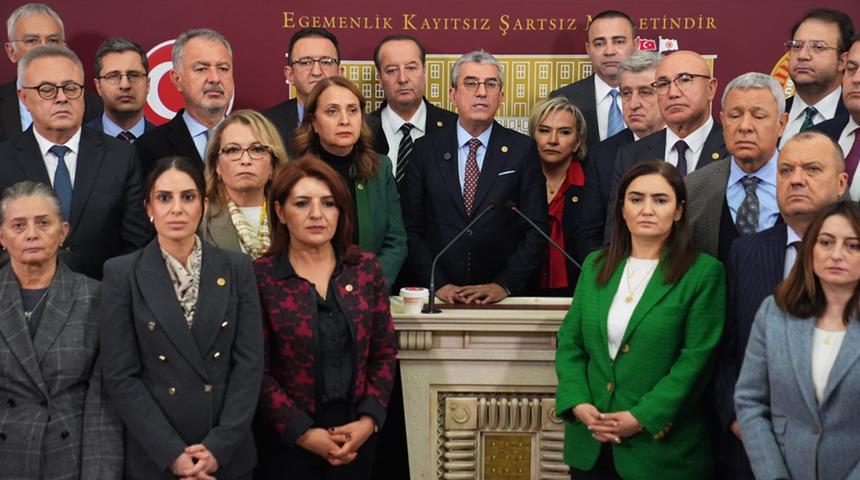 CHP'li milletvekilleri en d&uuml;ş&uuml;k emekli aylığı i&ccedil;in eylem kararı aldı: "Meclis'i terk etmeyeceğiz"