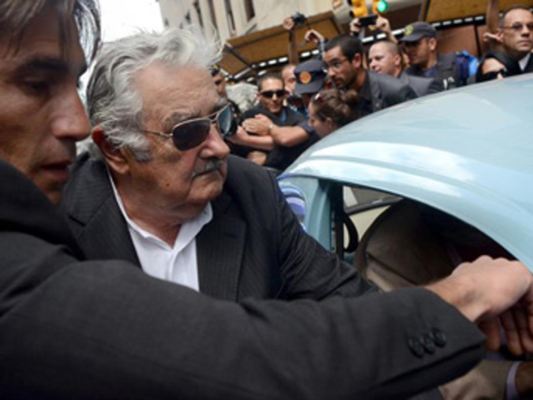 En yoksul başkan veda etti