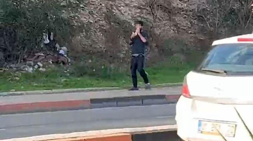 Adana&rsquo;da herkesin g&ouml;z&uuml; &ouml;n&uuml;nde poşetle u&ccedil;ucu madde &ccedil;ekti