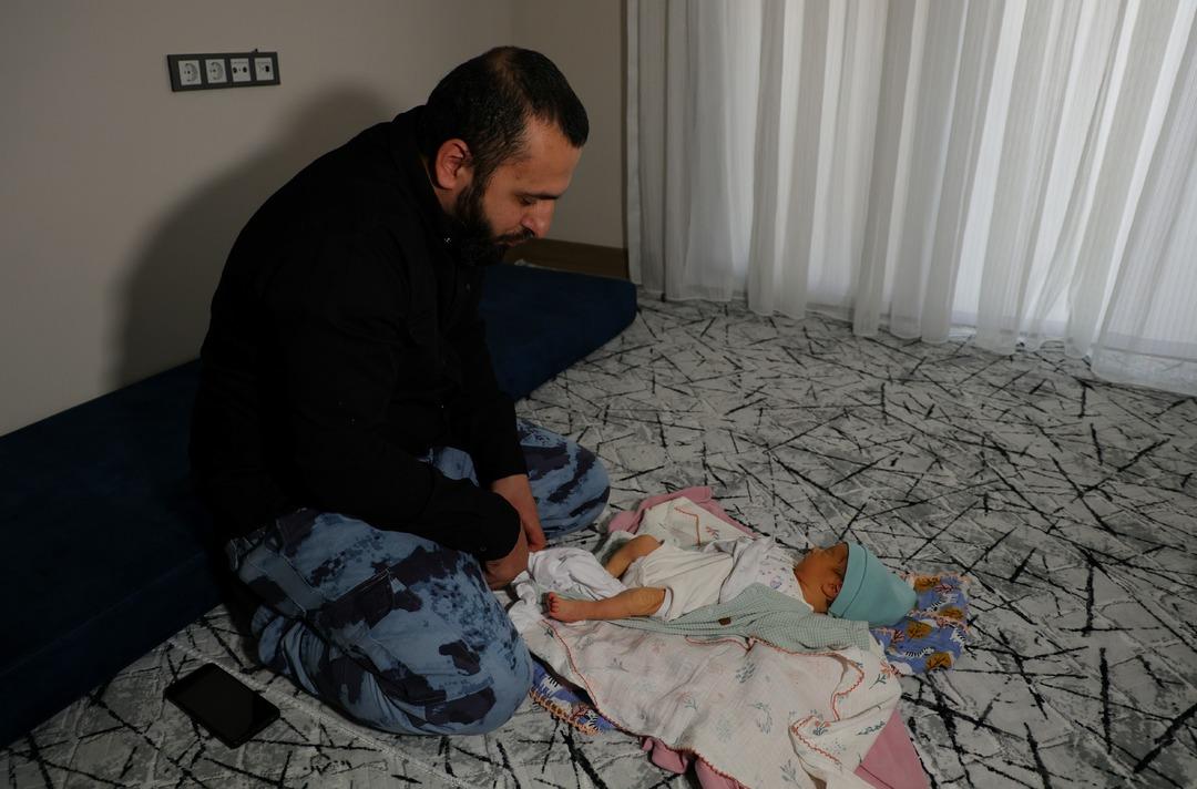 Bebeğini kucağına alan ailenin hastaneyle çıkmazı: Çocuğa kayyum atanabilir 3