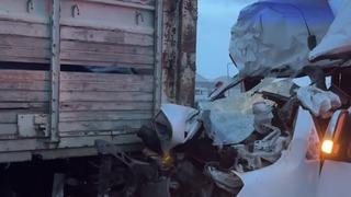 Kocaeli’de servis minibüsü ile kamyon çarpıştı: 7 yaralı