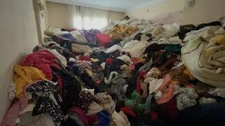 Yaşlı kadından acı haber: İstiflediği giysi yığınlarının arasında ölü bulundu!