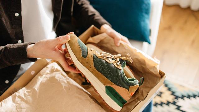 Spor ayakkabıların arkasındaki küçük halka ne işe yarar?