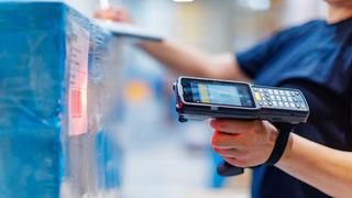 Barkod okuyucular siyah çizgileri mi okur yoksa beyaz boşlukları mı?