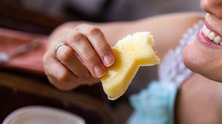 Ananas yerken dil neden yanar? 