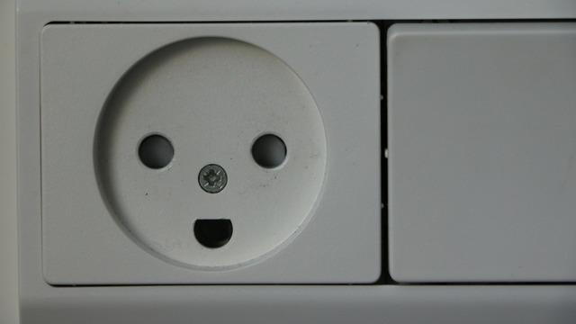 Neden priz gibi cansız nesnelerde insan yüzleri görürüz?