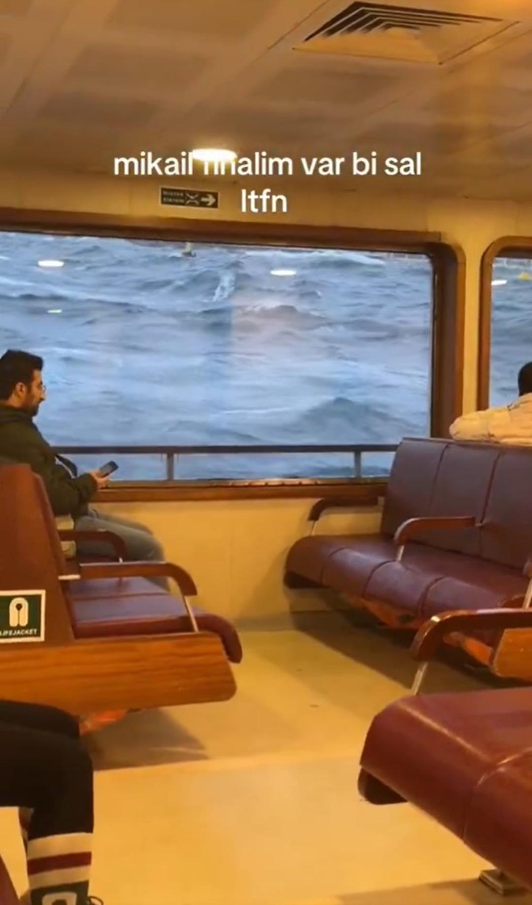 İstanbul da lodos esareti! Hızı 80 kilometreyi buldu: Vatandaşlar y&uuml;r&uuml;mekte bile zorlandı 1