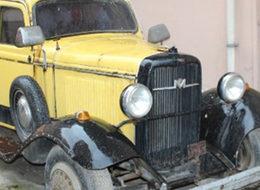 Efsane otomobil duvar dibinde çürüyor