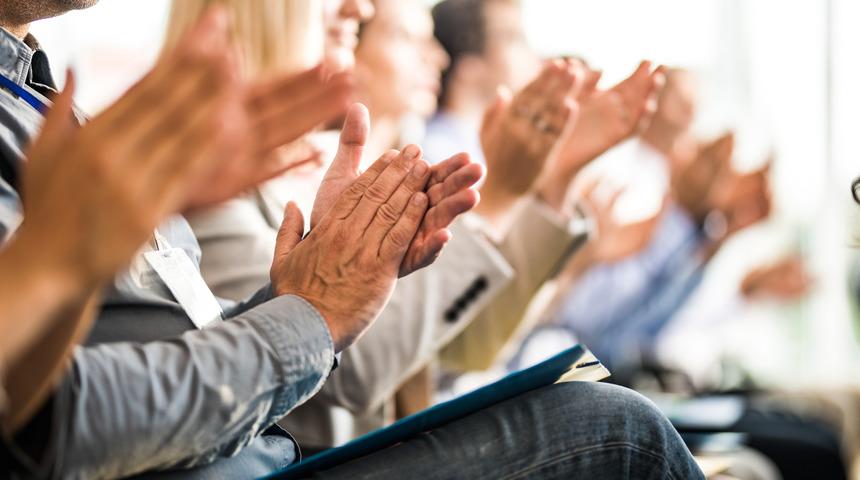 Alkışlamak nereden geliyor? Bir şeyi beğenince neden alkışlarız?