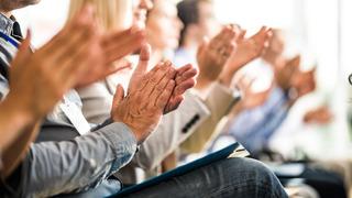 Alkışlamak nereden geliyor? Bir şeyi beğenince neden alkışlarız?