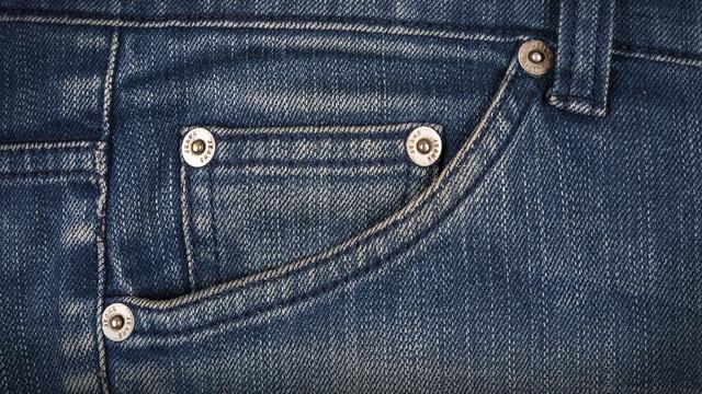 Kot pantolonlardaki metal düğmeler ne işe yarar?