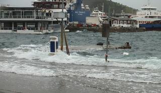 Balıkesir'de kuvvetli sağanak ve r&uuml;zgar etkili oluyor